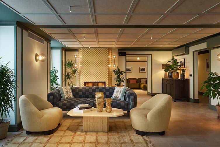 Vienna Member's Club by Sircle Collection