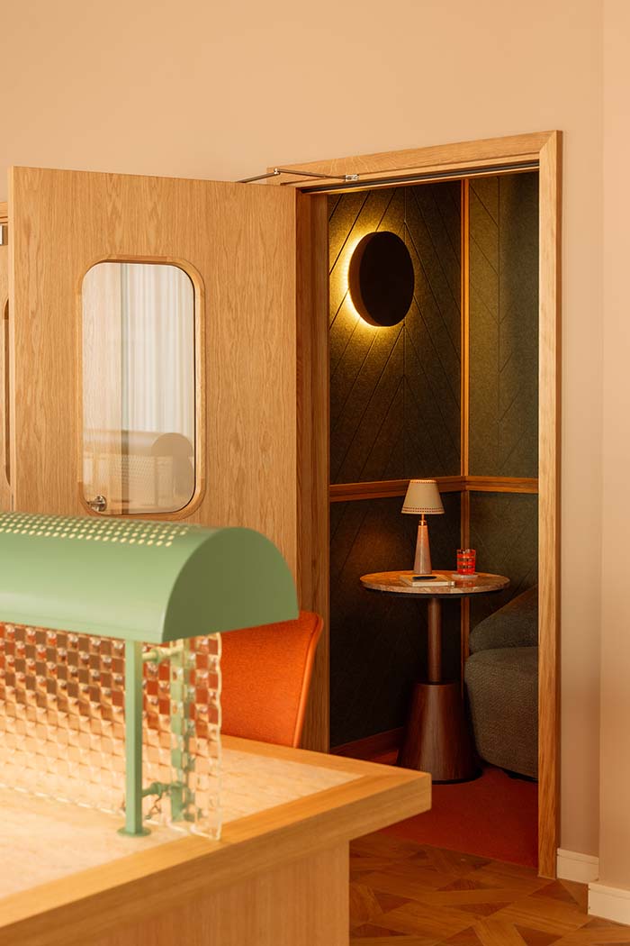 London Apartments, Co-Working, Gym and Kitchen