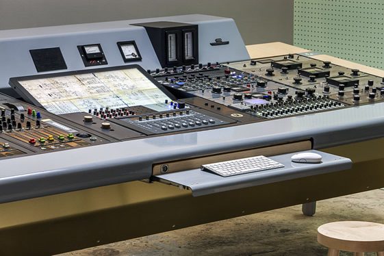 The Motherbrain Mixing Console