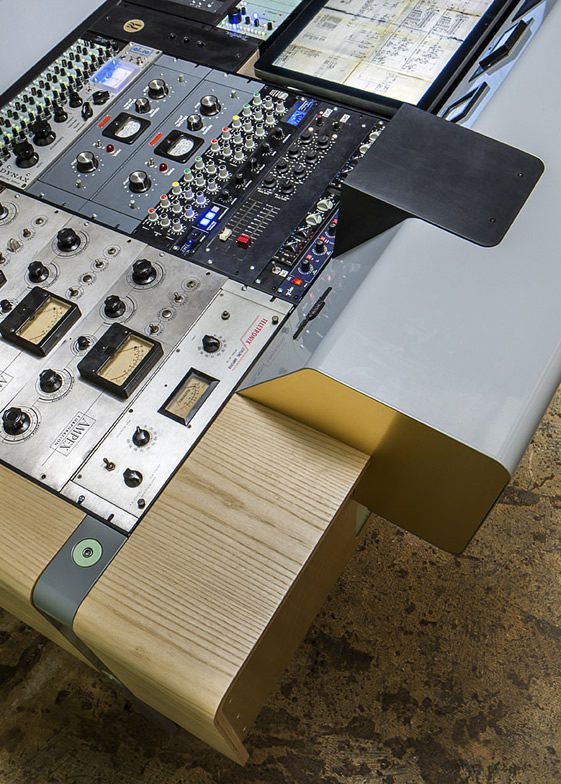 The Motherbrain Mixing Console