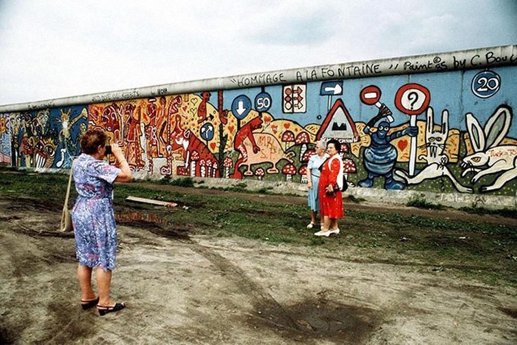 Thierry Noir’s Berlin Wall