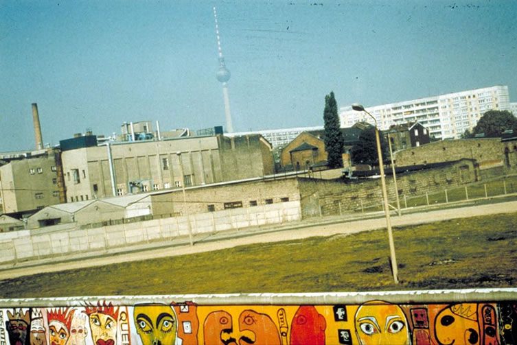 Thierry Noir's Berlin Wall