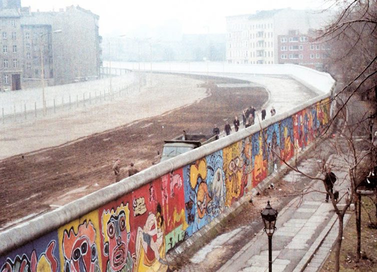 Thierry Noir's Berlin Wall