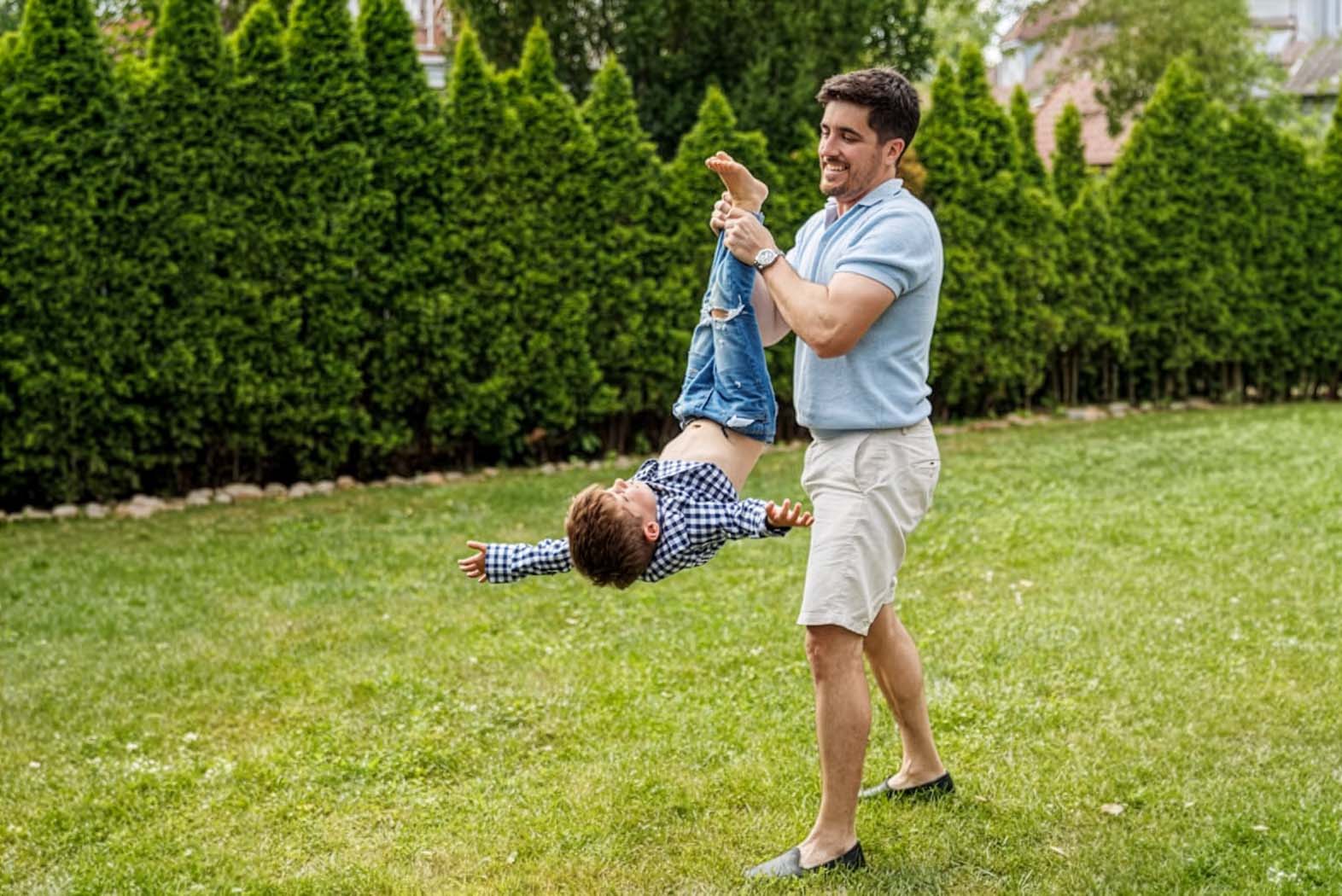 How Can an Unmarried Father Seek Custody of His Child?