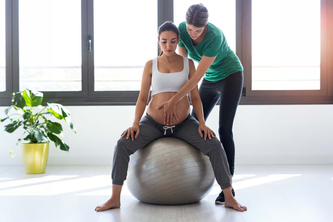 How to Use a Pregnancy Ball for Labor Prep