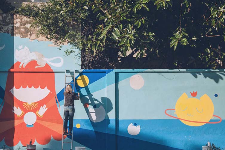 Celebrates street artist, Pum Pum, will impart her vast experience, allow you to scout walls throughout her Buenos Aires neighbourhood, help you to paint on the street as you uncover the techniques of mural-making