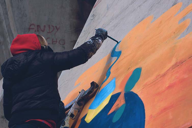 Celebrates street artist, Pum Pum, will impart her vast experience, allow you to scout walls throughout her Buenos Aires neighbourhood, help you to paint on the street as you uncover the techniques of mural-making