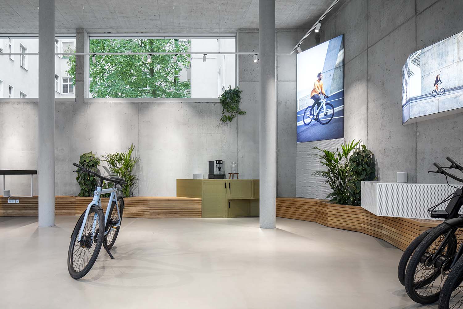 Vanmoof Berlin, Torstraße Bike Shop Designed by Ninetynine