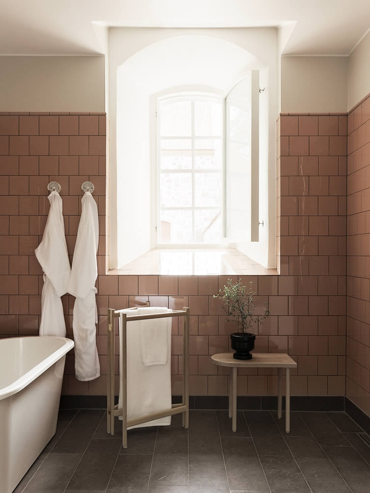 Wanås Hotel baths by Ifö and specially designed furniture by Christian Halleröd Design.