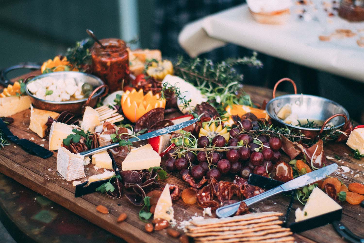 15 finger food ideas that can make your wedding