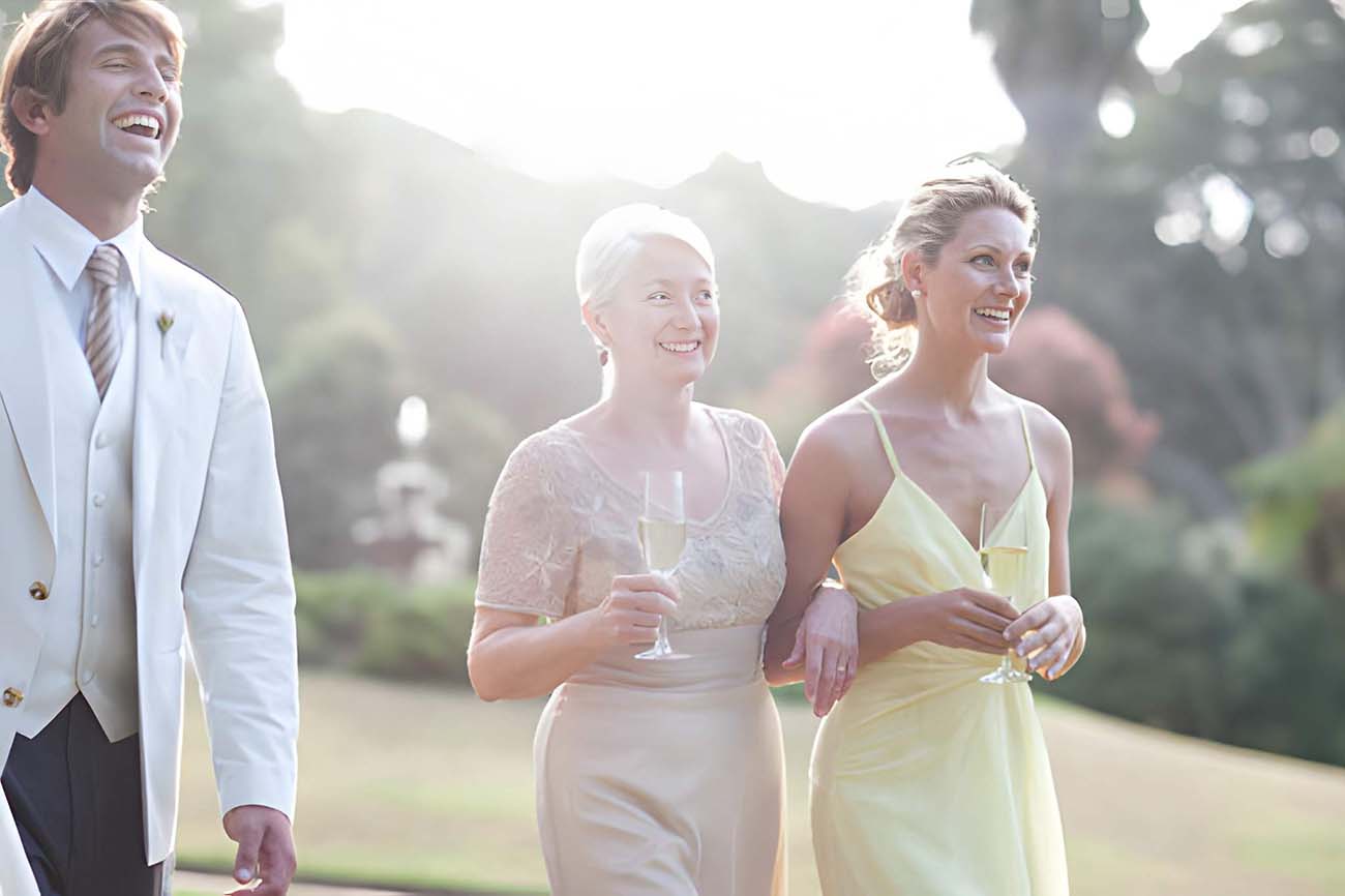 Wedding Guest Dresses: Stylish Looks for Every Role at Weddings