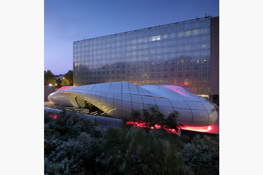 Zaha Hadid at the Institut du Monde Arabe