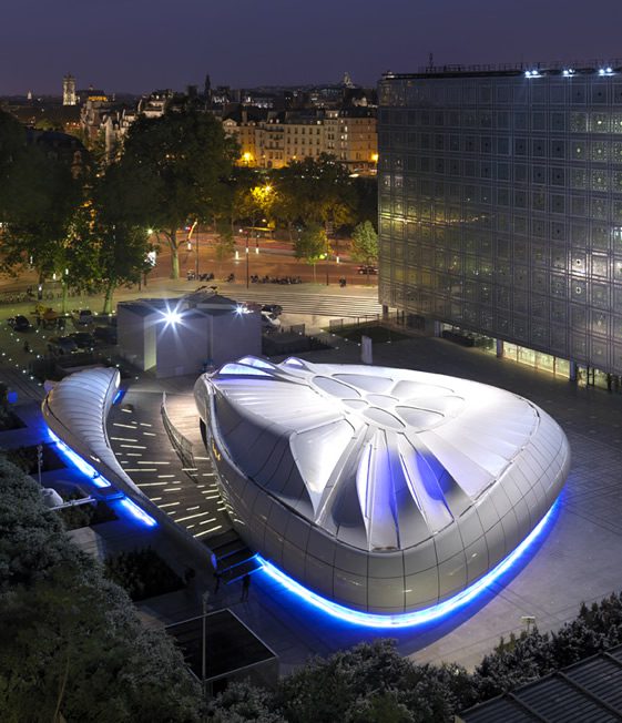 Zaha Hadid at the Institut du Monde Arabe